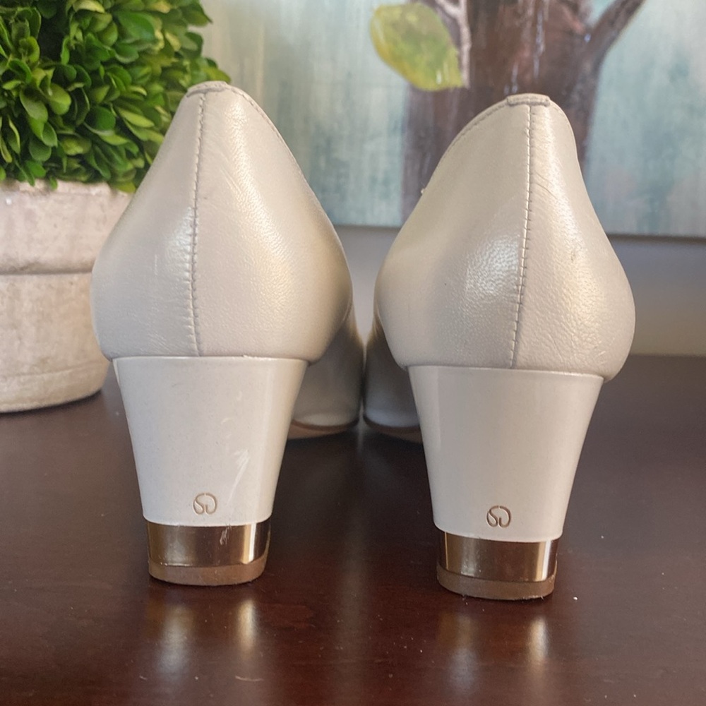 ST. JOHN CREAM CLASSIC PUMPS SIZE 9 🌟EUC🌟 - Picture 7 of 16